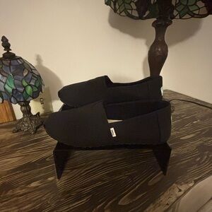 Black TOMS Alpargata Slip-On Shoes – Eco-Friendly and Lightweight